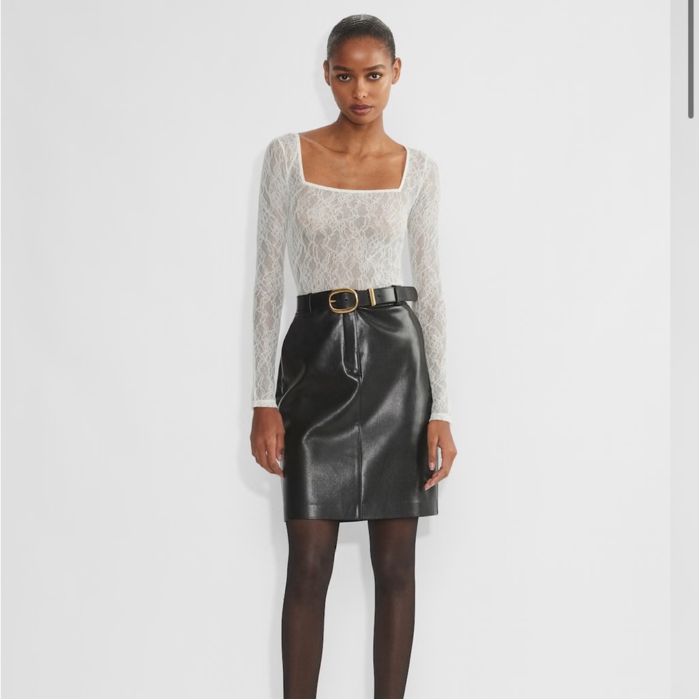 Aritzia Reverie Bodysuit Squareneck lace bodysuit